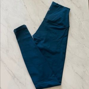 Lululemon wunder under